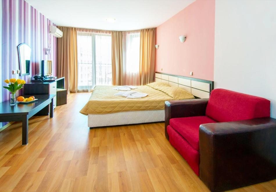 South Beach Hotel - New Management And Free Beach Access Tsarévo Extérieur photo