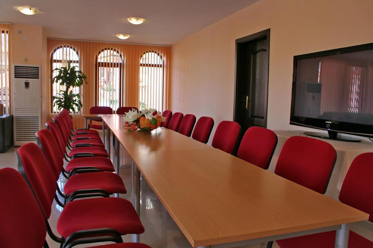 South Beach Hotel - New Management And Free Beach Access Tsarévo Extérieur photo